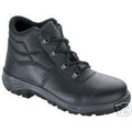 Safety boot with toe cap