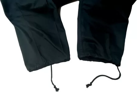 Showing adjustable drawstrings. Showing adjustable drawstrings.