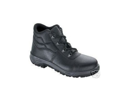 Safety boot with toe cap